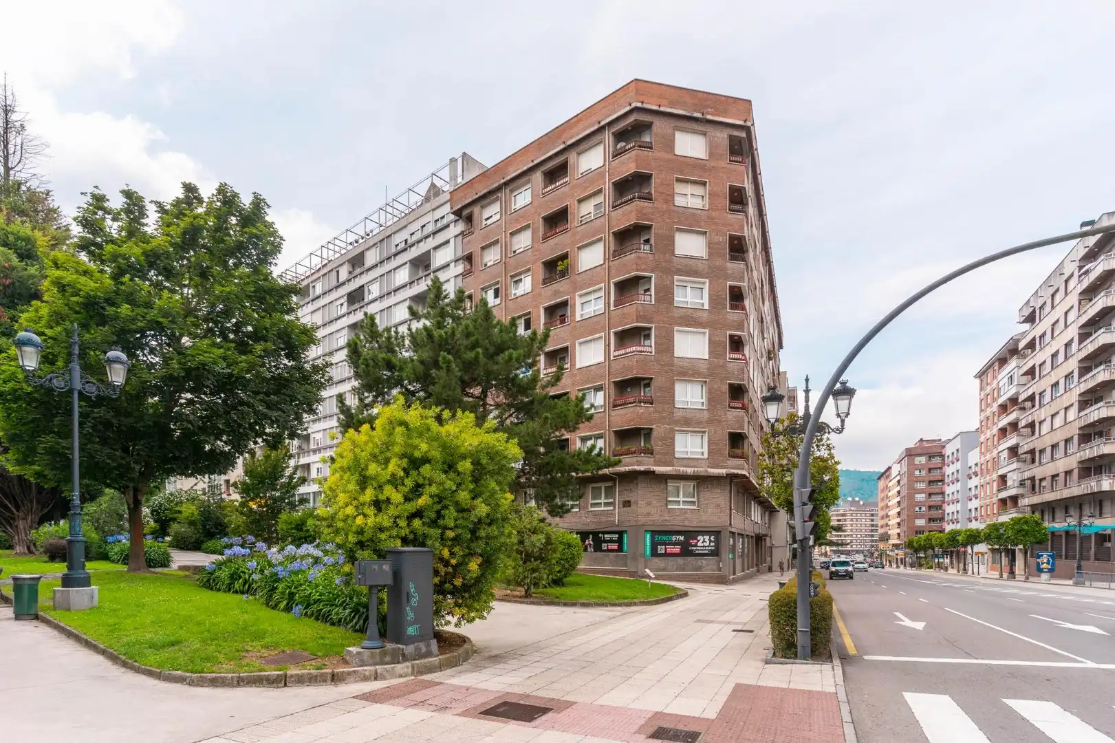 Vista exterior de Pis en venda en Oviedo  amb Calefacció, Terrassa i Traster