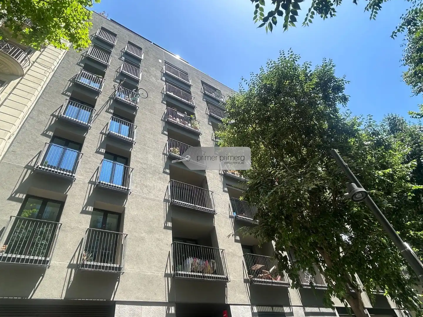 Vista exterior de Piso en venta en Barcelona con Aire acondicionado, Calefacción y Parquet