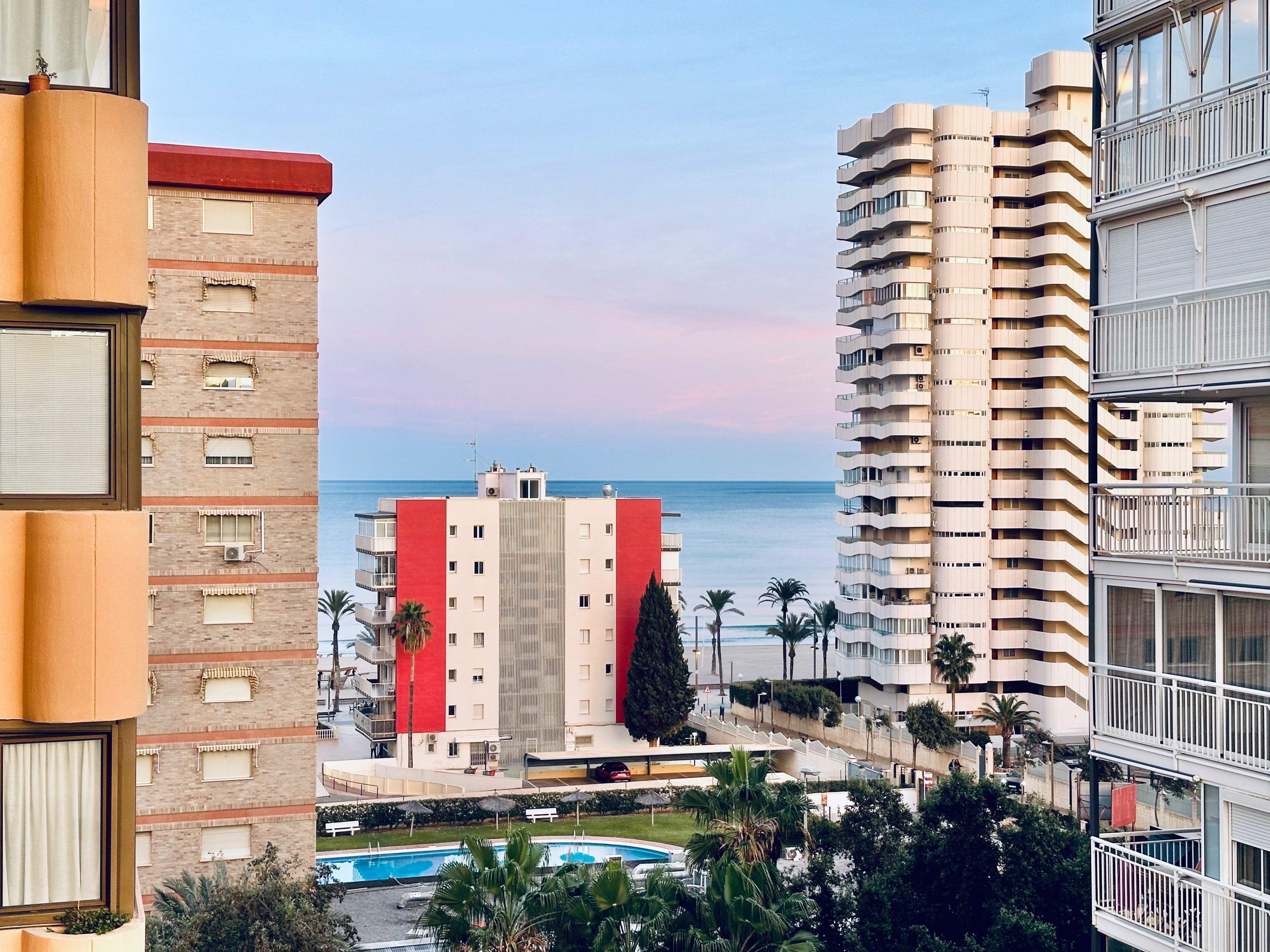 Dormitori de Pis de lloguer en Alicante / Alacant amb Aire condicionat, Calefacció i Jardí privat