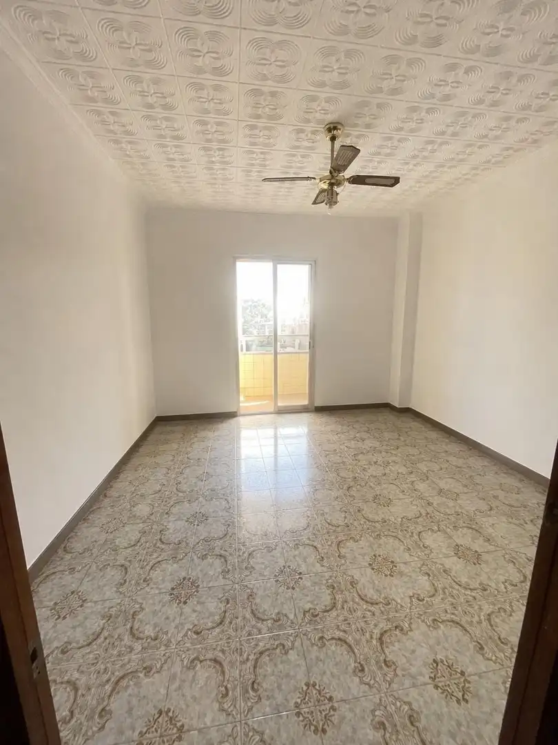 Habitación de Piso en venta en Alicante / Alacant con Aire acondicionado y Terraza