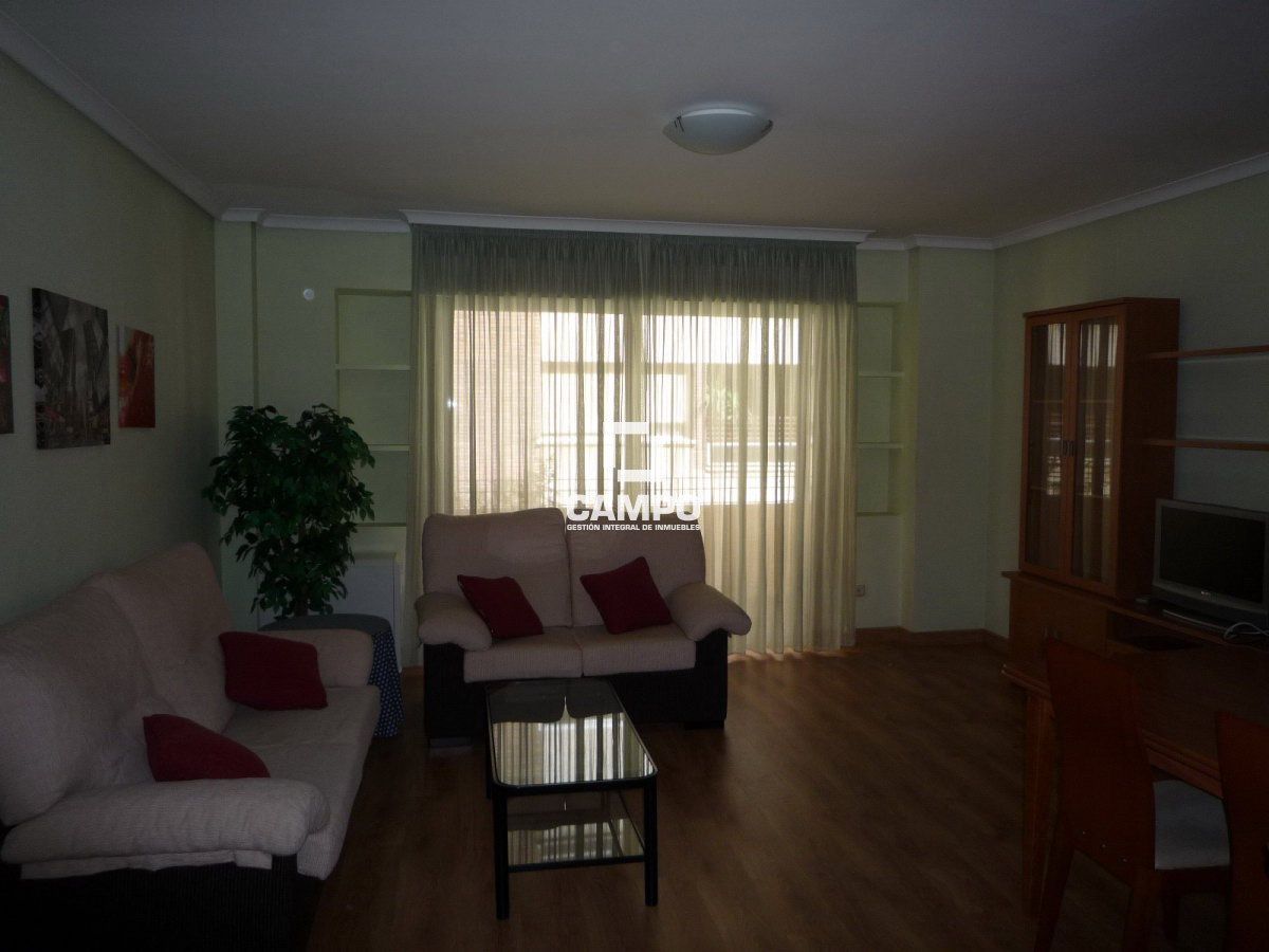 Sala de estar de Apartamento de alquiler en  Albacete Capital con Aire acondicionado, Calefacción y Amueblado