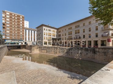 Appartamento con ascensore in affitto a Passatge la Murada