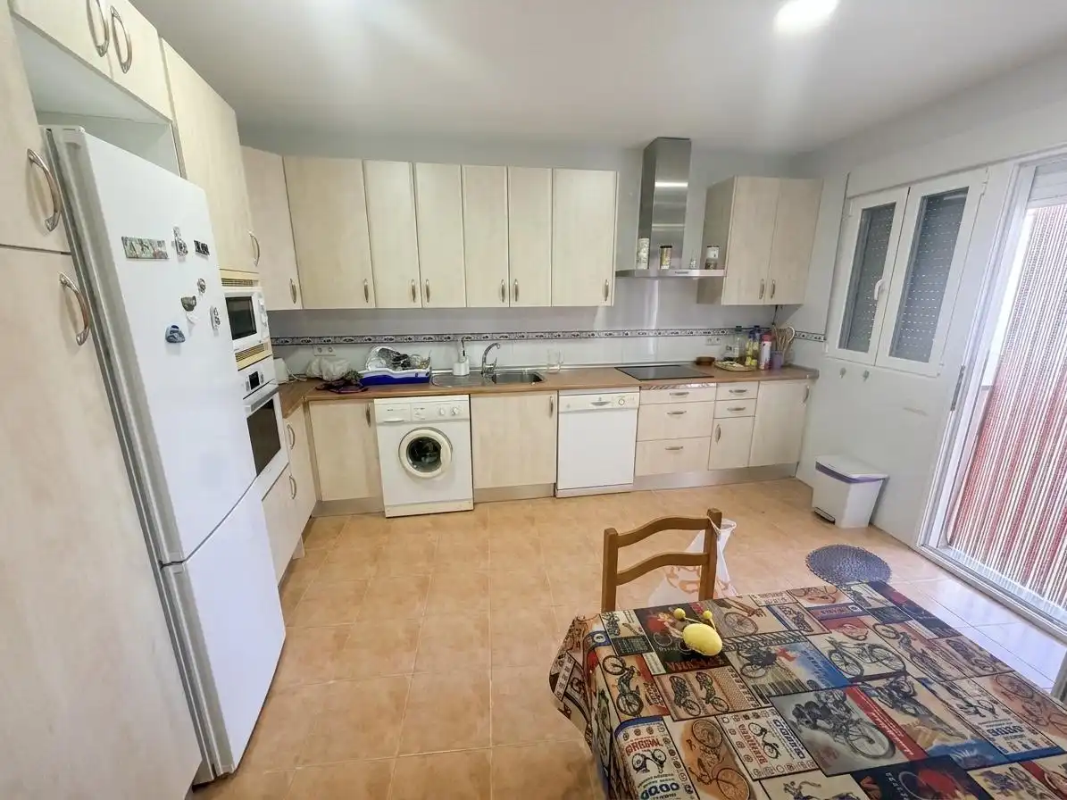 Cuina de Casa o xalet en venda en Menasalbas amb Calefacció, Jardí privat i Traster