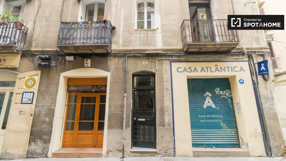 Flat with terrace to rent in Gràcia, imagen 4