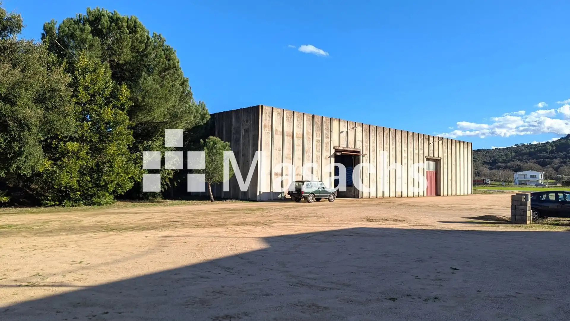 Vista exterior de Nave industrial de alquiler en Girona Capital