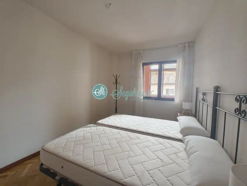 Bedroom of Flat for rent in Segovia  with Heating, Parquet flooring and Terrace