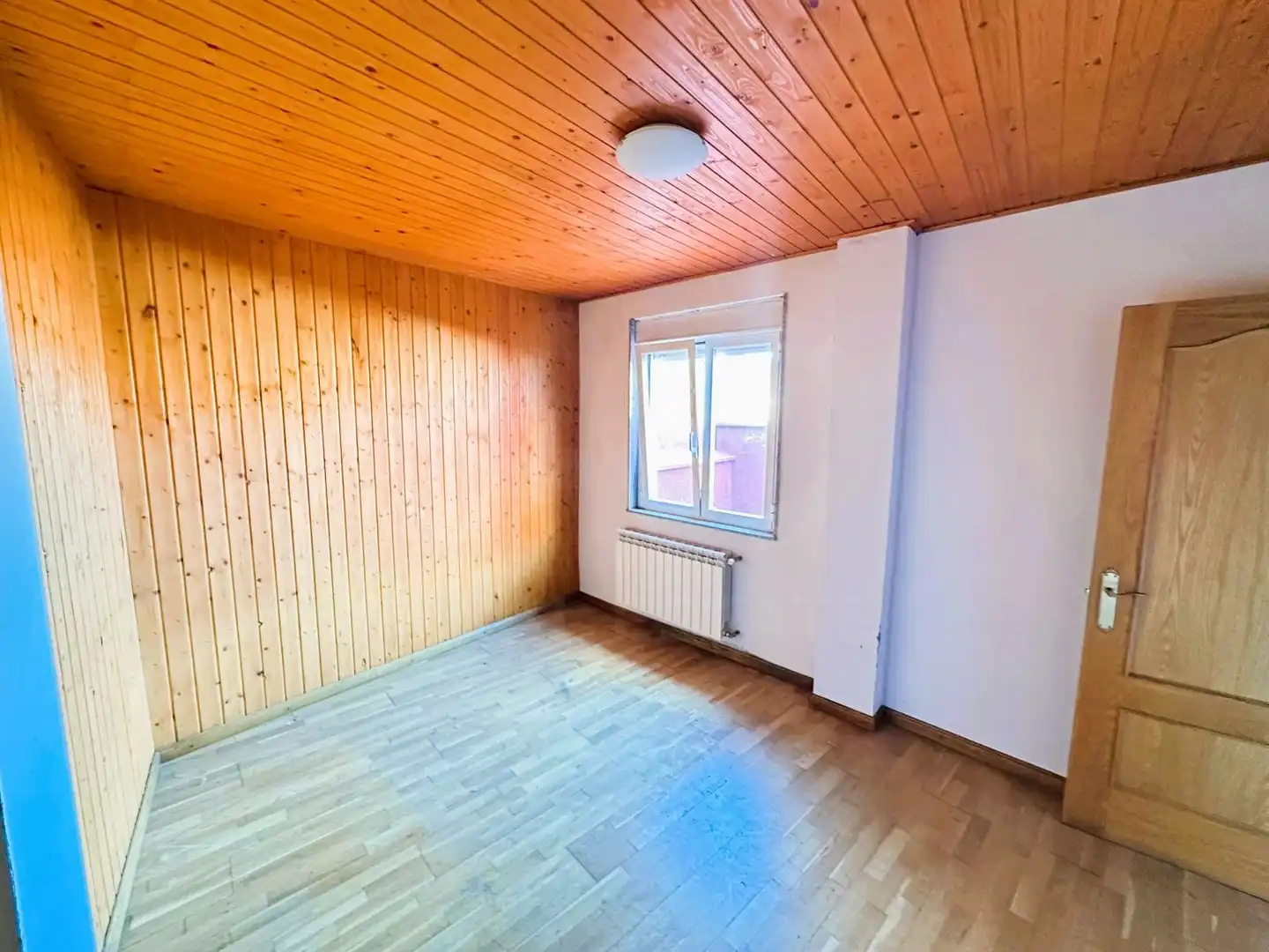 Schlafzimmer von Country house zum Verkauf in Cuadros mit Heizung und Terrasse
