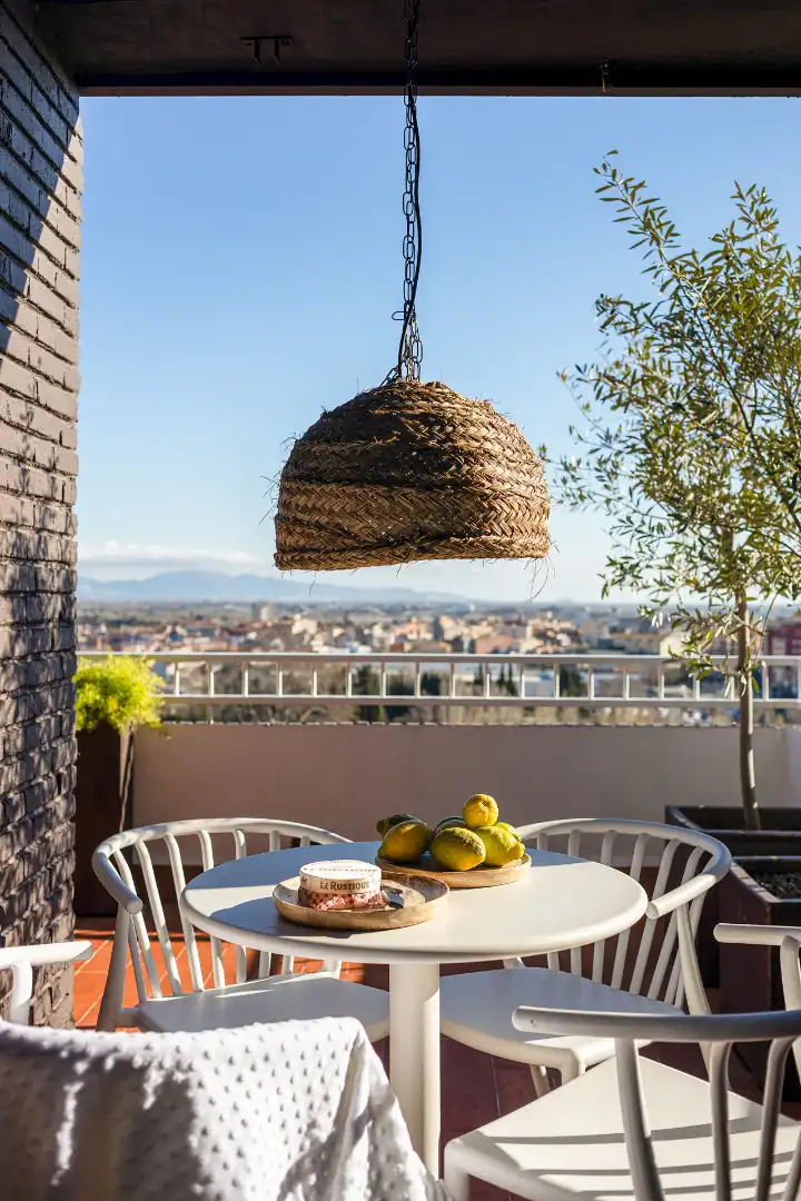 Terrasse von Dachboden zum Verkauf in Figueres mit Klimaanlage, Heizung und Parkett
