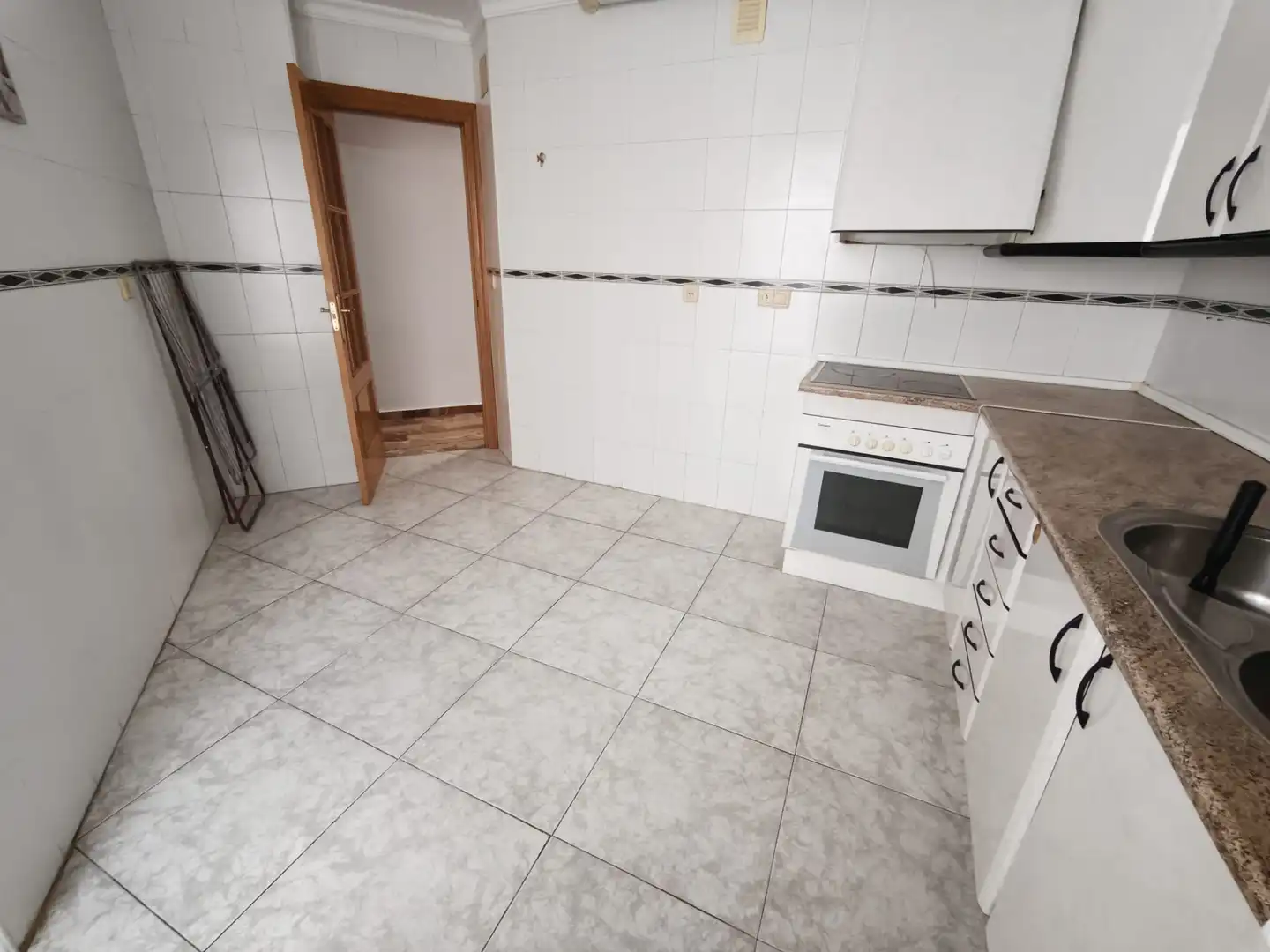 Apartament amb ascensor de lloguer a Avenida Isabel la Católica, imagen 4