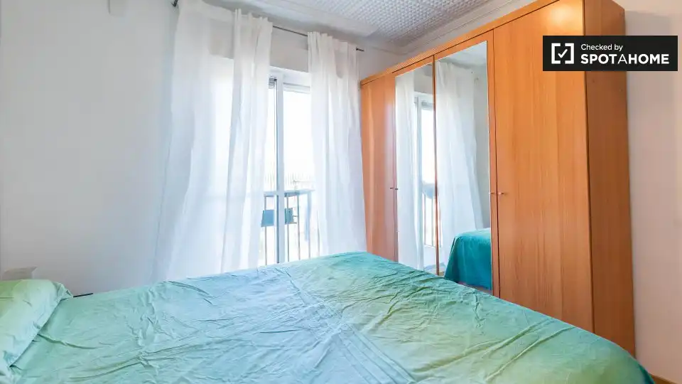 Appartamento con terrazza in affitto a Camins al Grau, imagen 16