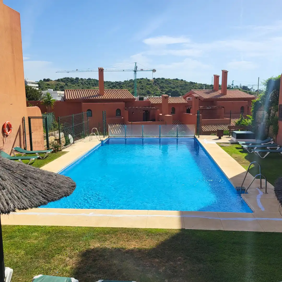 Piscina de Àtic en venda en Estepona amb Aire condicionat, Terrassa i Traster