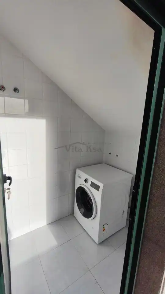Cuina de Pis de lloguer en Ourense Capital  amb Calefacció, Parquet i Terrassa
