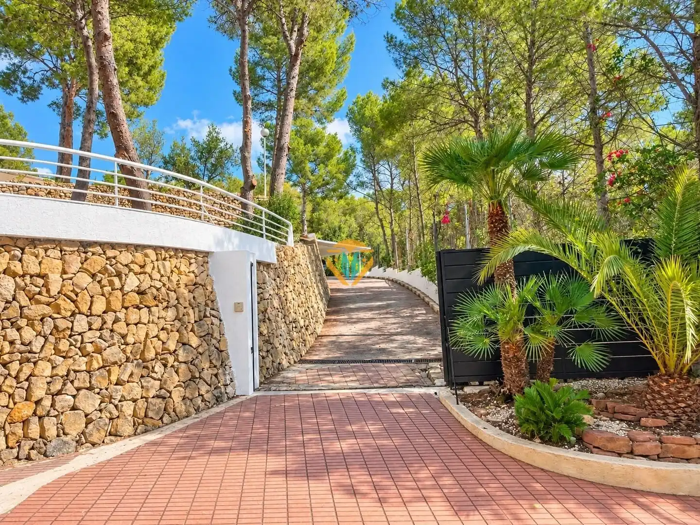Chalet con piscina en venta en Urbanizaciones, imagen 5