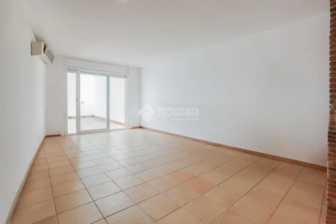 Sala de estar de Casa adosada en venta en Terrassa con Aire acondicionado, Terraza y Trastero
