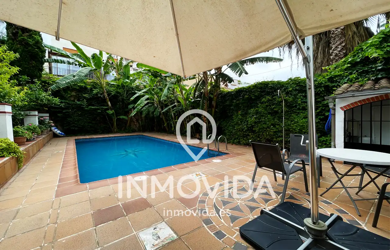 Casa amb piscina en venda a Plaça de la Bassa, imagen 4