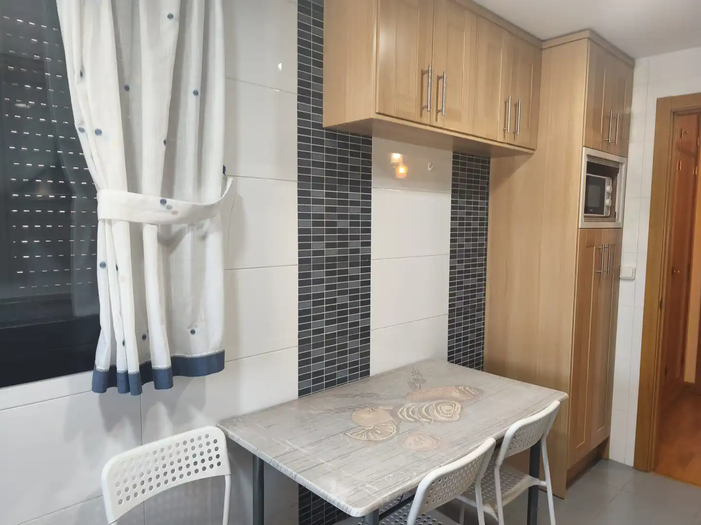 Kitchen of Flat for rent in Cuenca  with Air Conditioner, Heating and Parquet flooring