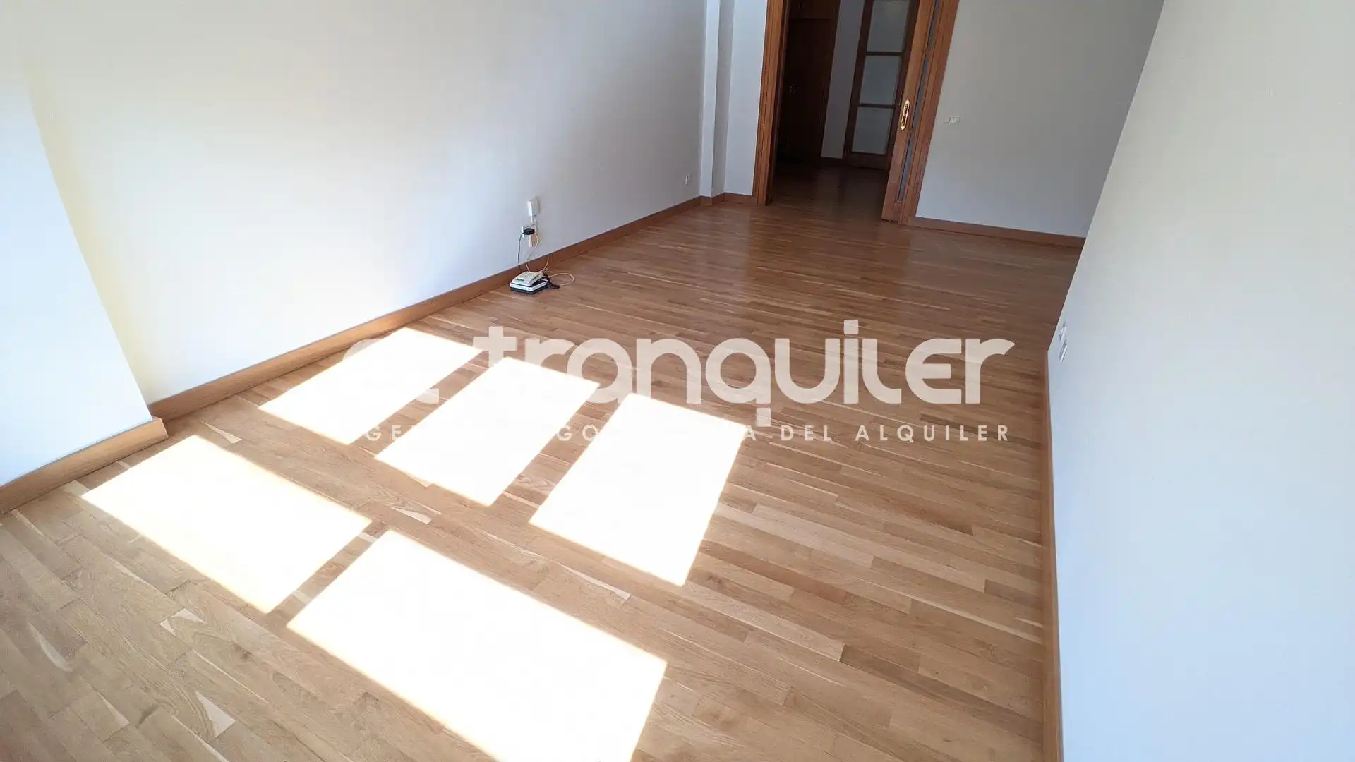 Wohnung zum Verkauf in Madrid mit Klimaanlage, Parkett und Terrasse