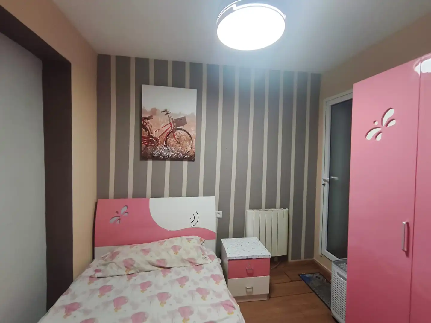 Schlafzimmer von Wohnung zum Verkauf in Burjassot mit Parkett, Ofen und Waschmaschine