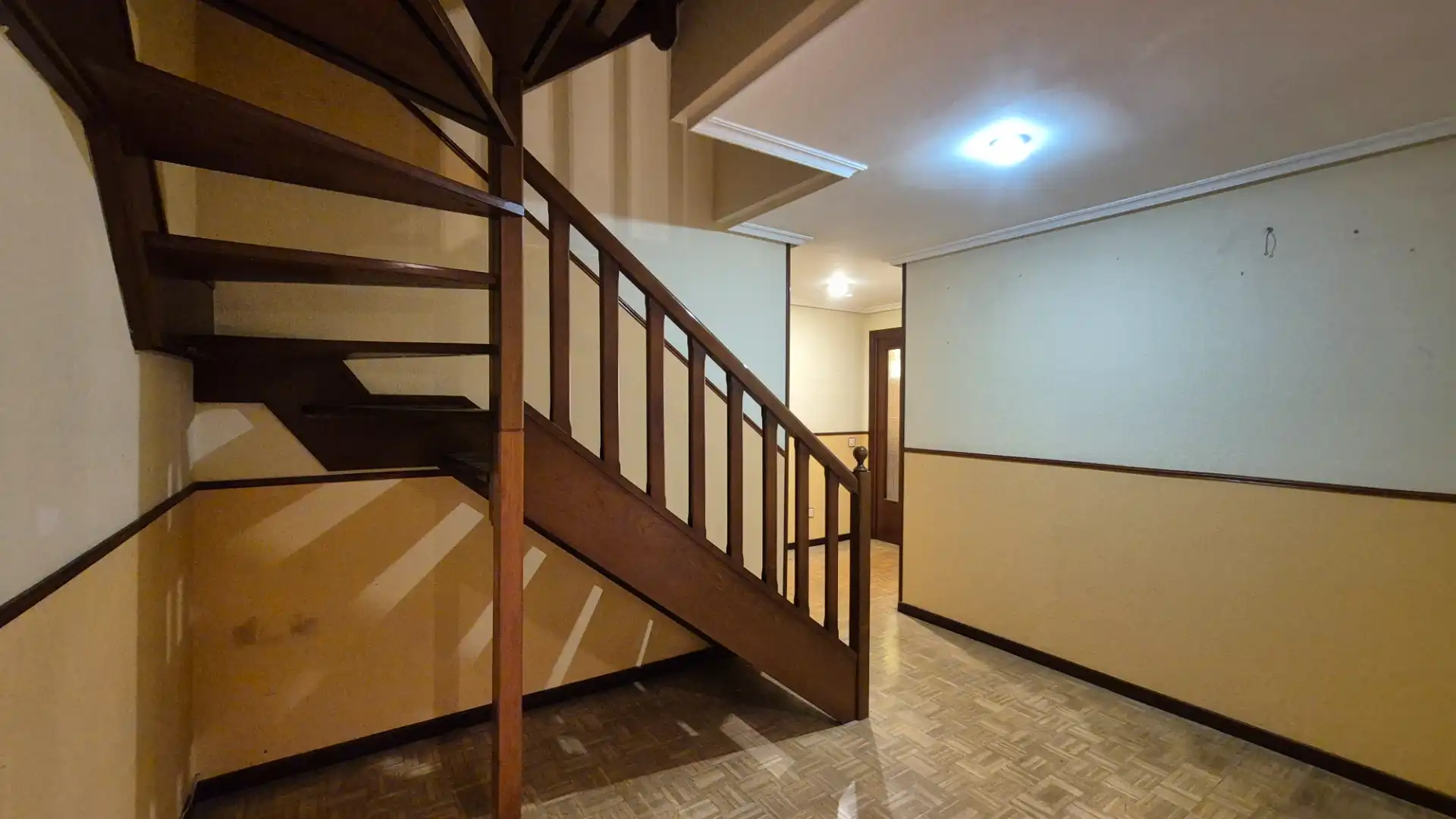 Dúplex en venta en Oviedo  con Calefacción, Parquet y Trastero