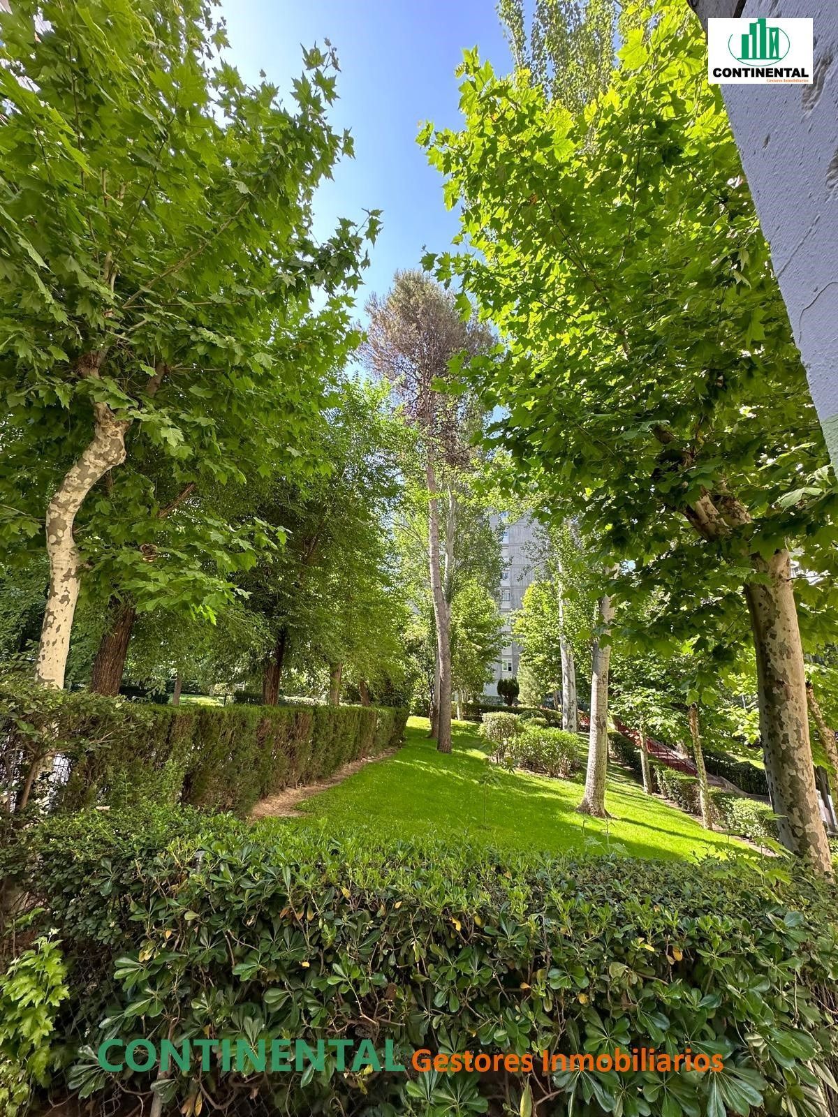 Local en venda a Camarena, Aluche