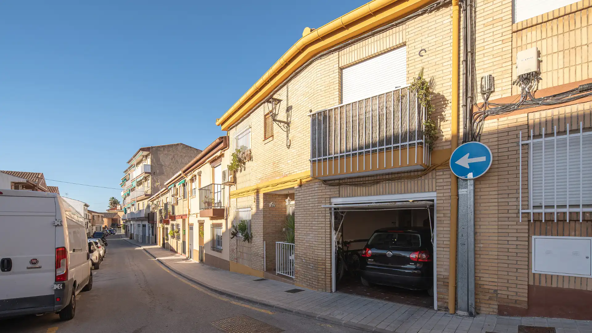 Vista exterior de Casa adosada en venta en Huétor Vega con Aire acondicionado, Terraza y Amueblado