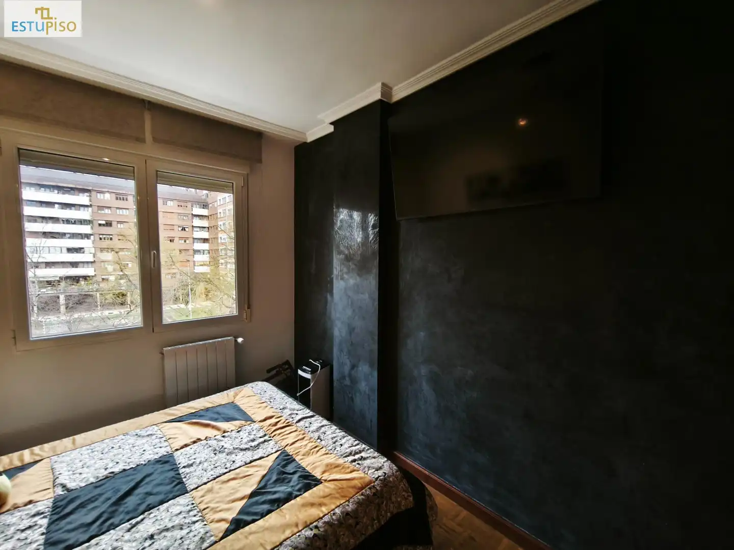 Dormitori de Pis en venda en Vitoria - Gasteiz amb Calefacció, Parquet i Terrassa