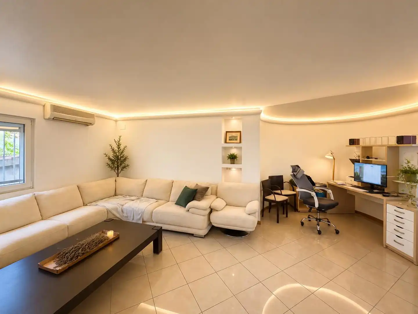 House with terrace for sale in Carrer Requesens 167, imagen 5
