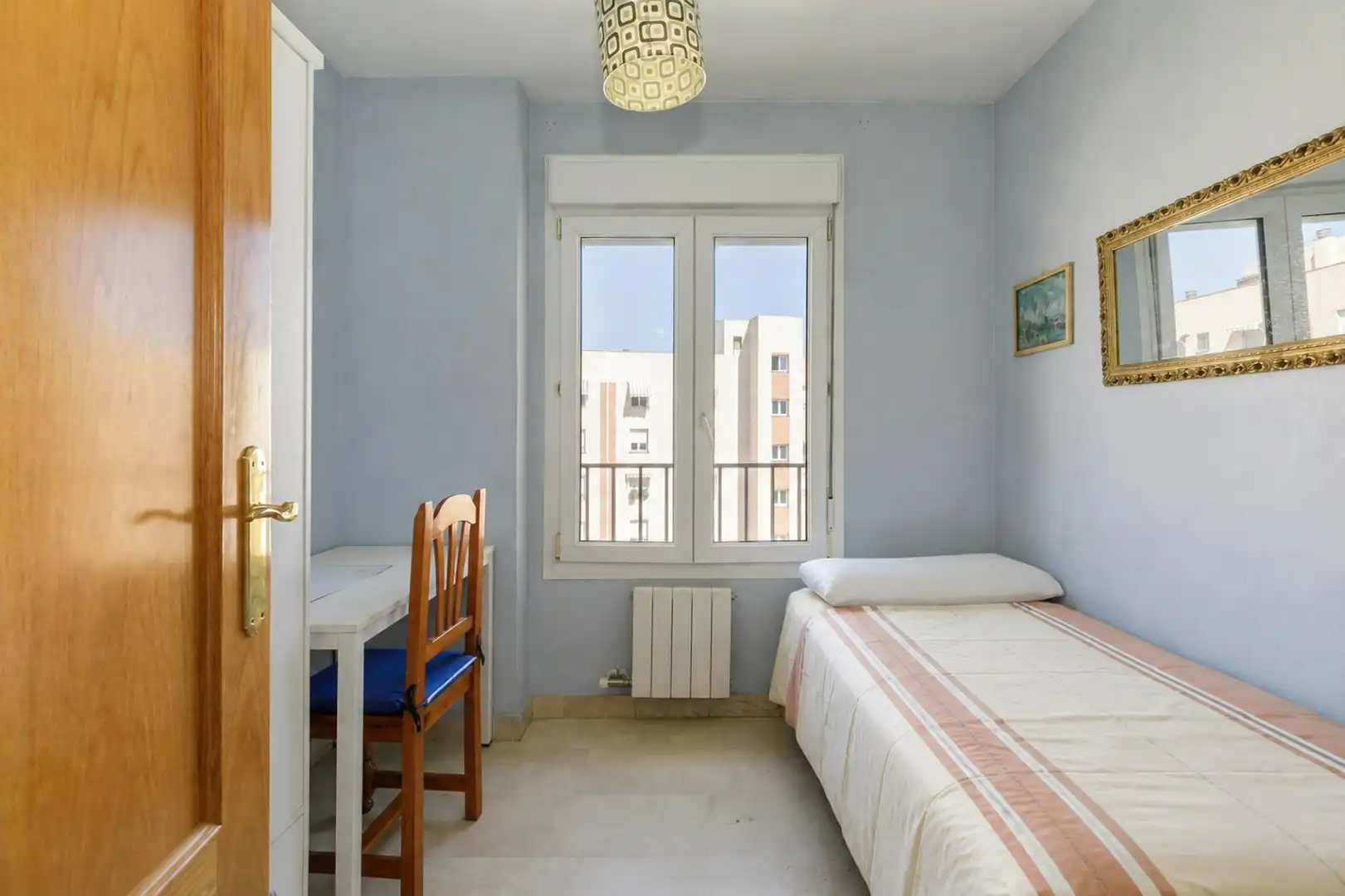 Habitación de Piso en venta en Granada con Calefacción, Balcón y Piscina comunitaria