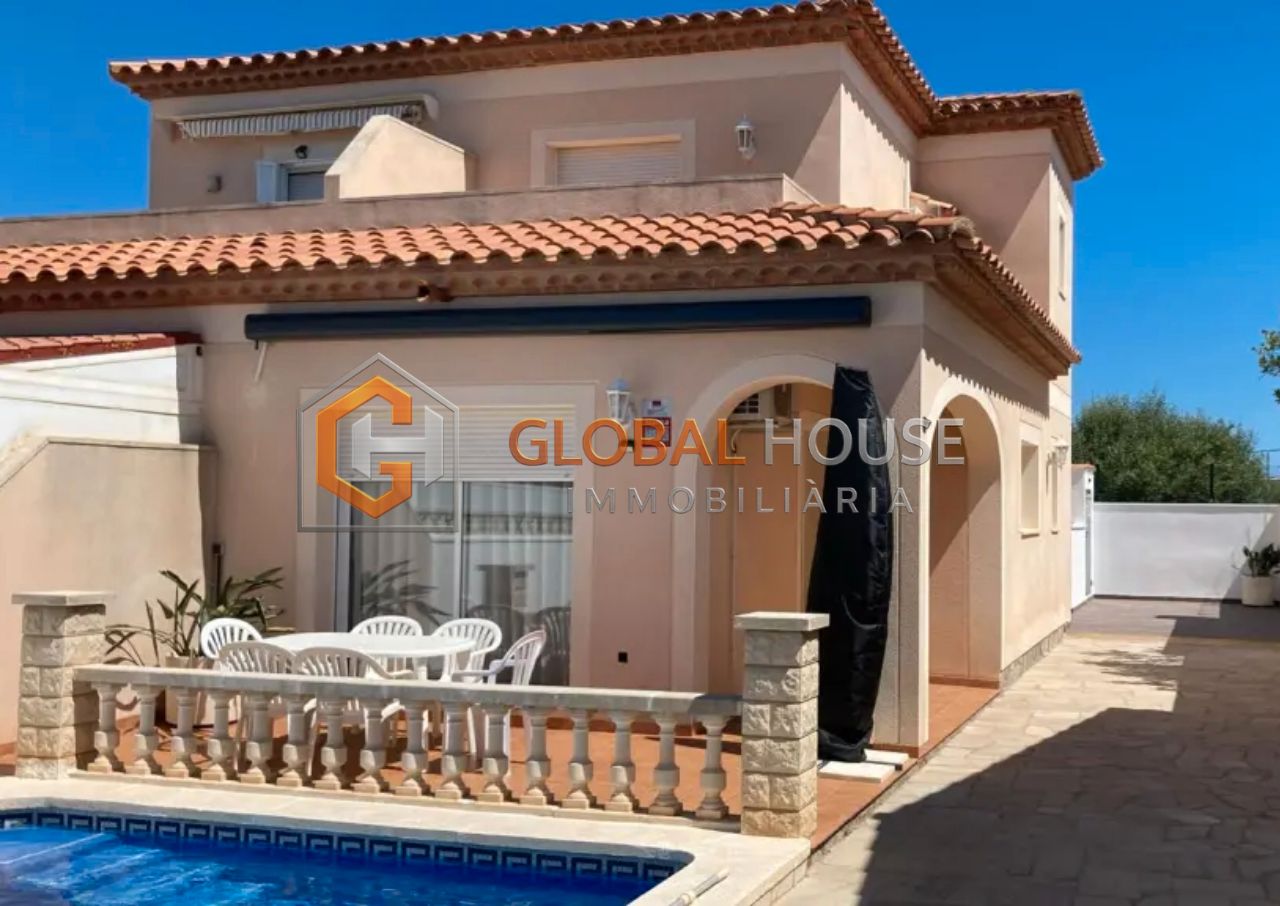 Exterior view of Single-family semi-detached for sale in Mont-roig del Camp  with Air Conditioner, Heating and Private garden