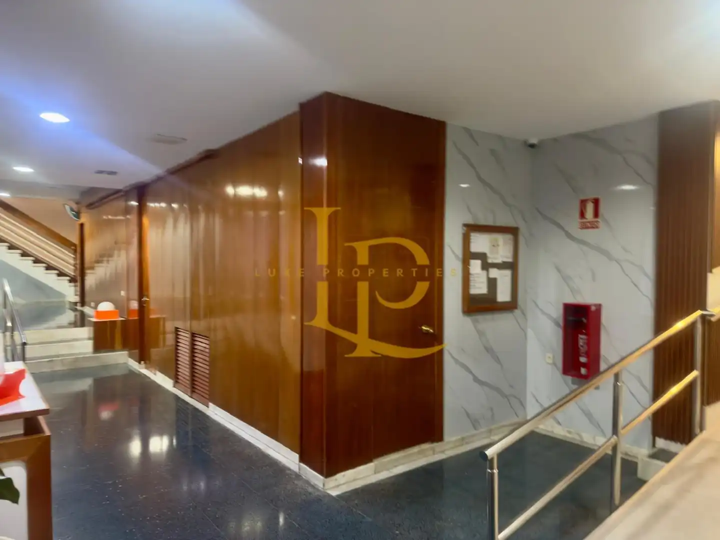 Piso en venta en L'Hospitalet de Llobregat con Calefacción, Amueblado y Horno