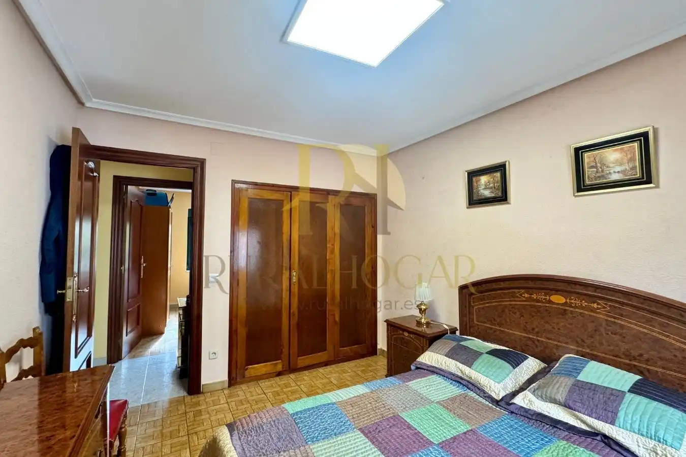 Dormitori de Casa o xalet en venda en La Pola de Gordón  amb Calefacció i Jardí privat