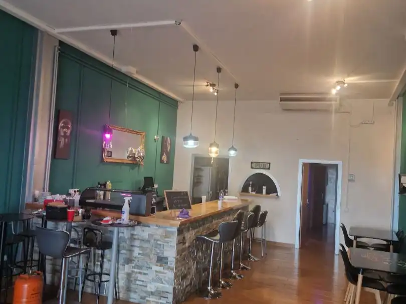 Local comercial en alquiler en PASSEIG DE LA MARINA  DE CUBELLES 42