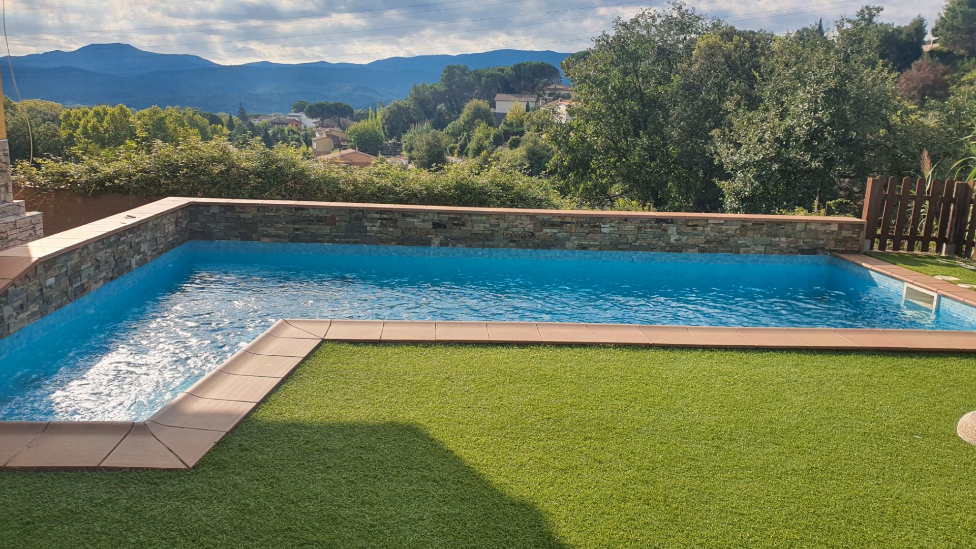Swimming pool of House or chalet for sale in Riells i Viabrea  with Air Conditioner, Heating and Private garden
