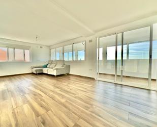 Sala d'estar de Pis en venda en San Fernando amb Aire condicionat i Terrassa