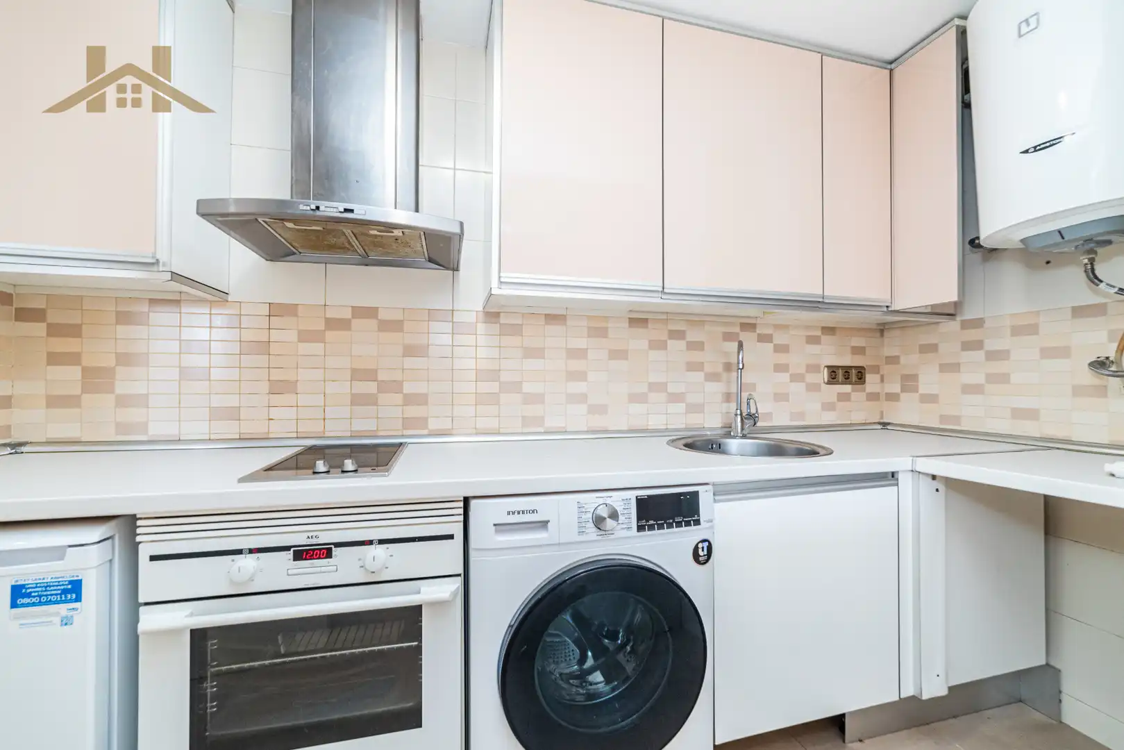 Kitchen of Flat for sale in Madrid  with Air Conditioner, Private garden and Storage room