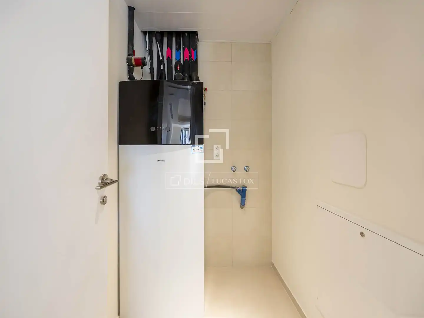 Piso en venta en Barcelona con Aire acondicionado, Terraza y Piscina