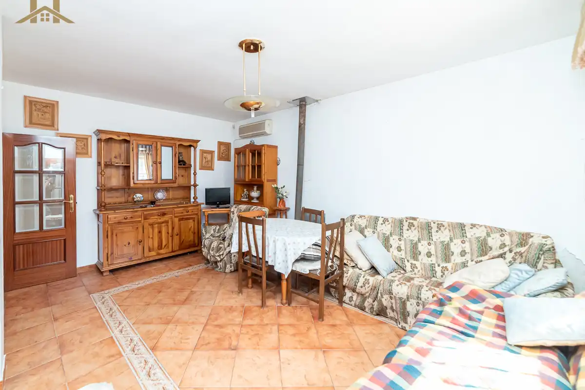 Sala d'estar de Casa o xalet en venda en Aldea del Fresno amb Aire condicionat, Jardí privat i Terrassa