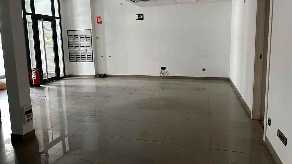 Local en venta en Cistierna