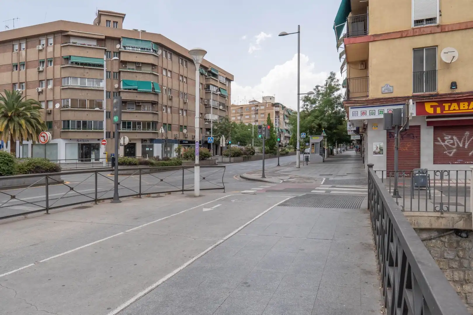 Außenansicht von Dachboden zum Verkauf in Granada mit Klimaanlage