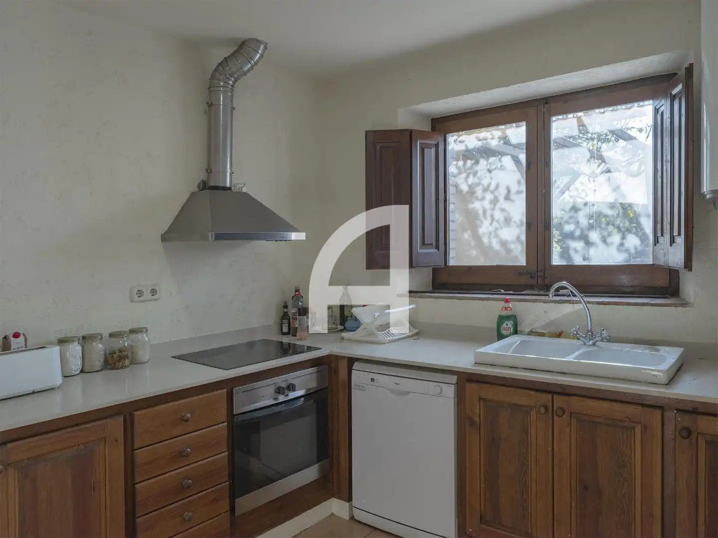 Cocina de Finca rústica en venta en Sant Miquel de Fluvià con Calefacción, Piscina y Amueblado