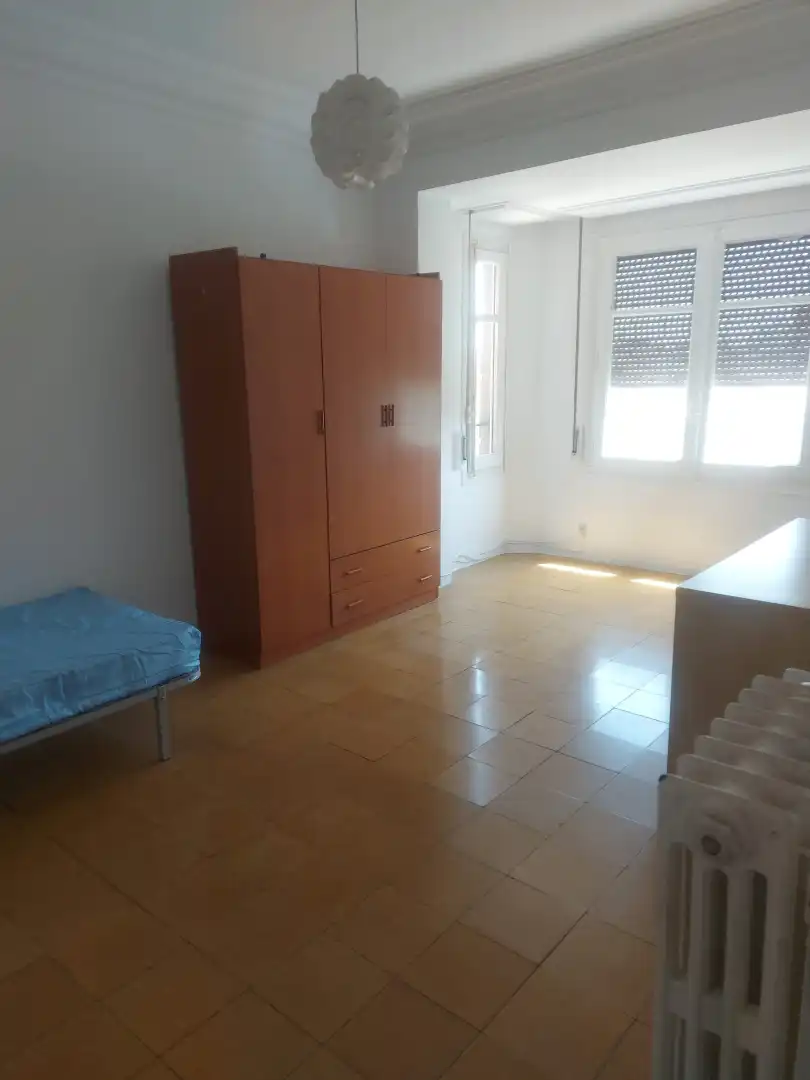 Schlafzimmer von Wohnung zur Miete in Zaragoza mit Heizung, Möbliert und Ofen