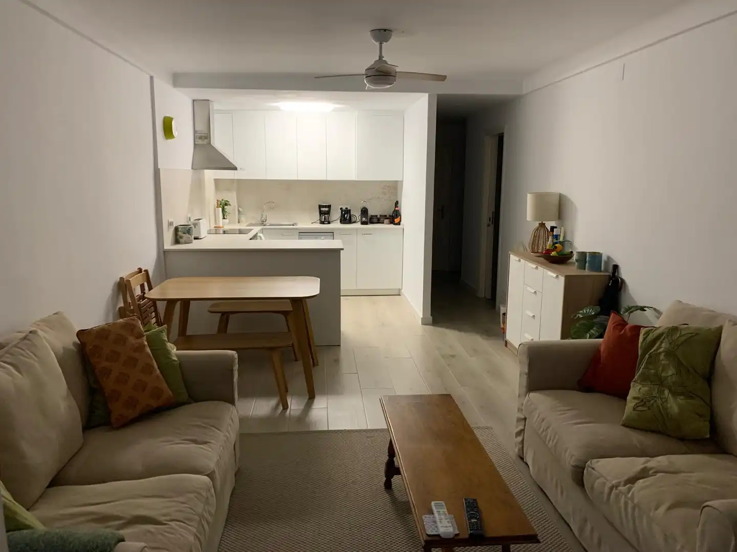 Sala d'estar de Apartament en venda en Mont-roig del Camp amb Aire condicionat, Jardí privat i Terrassa