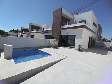 Villa avec piscine à vendre à Daya Nueva