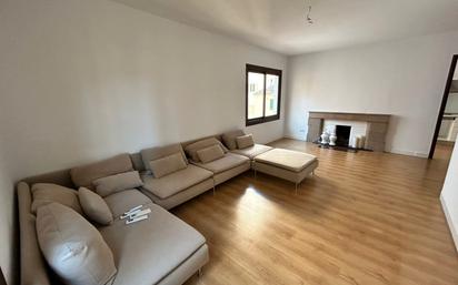 Living room of Flat to rent in  Palma de Mallorca  with Air Conditioner, Parquet flooring and Oven