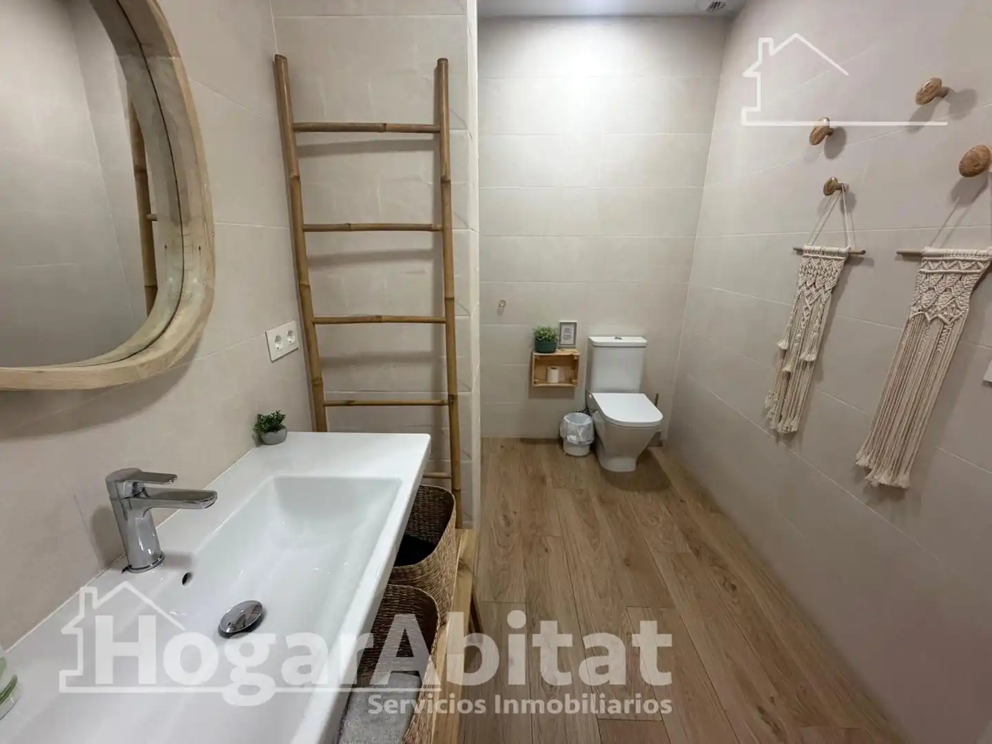 Bany de Pis en venda en Valencia amb Aire condicionat i Calefacció