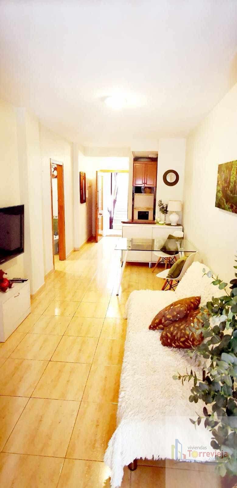 Sala d'estar de Estudi en venda en Torrevieja amb Balcó