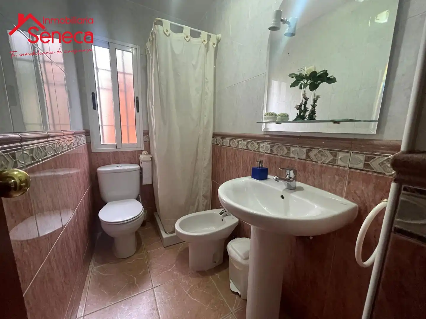 Bathroom of Houses for sale in Córdoba  with Air Conditioner and Storage room