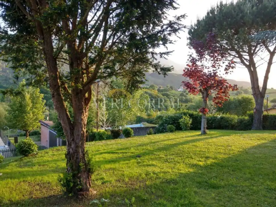 Edificio en venta en Llanes