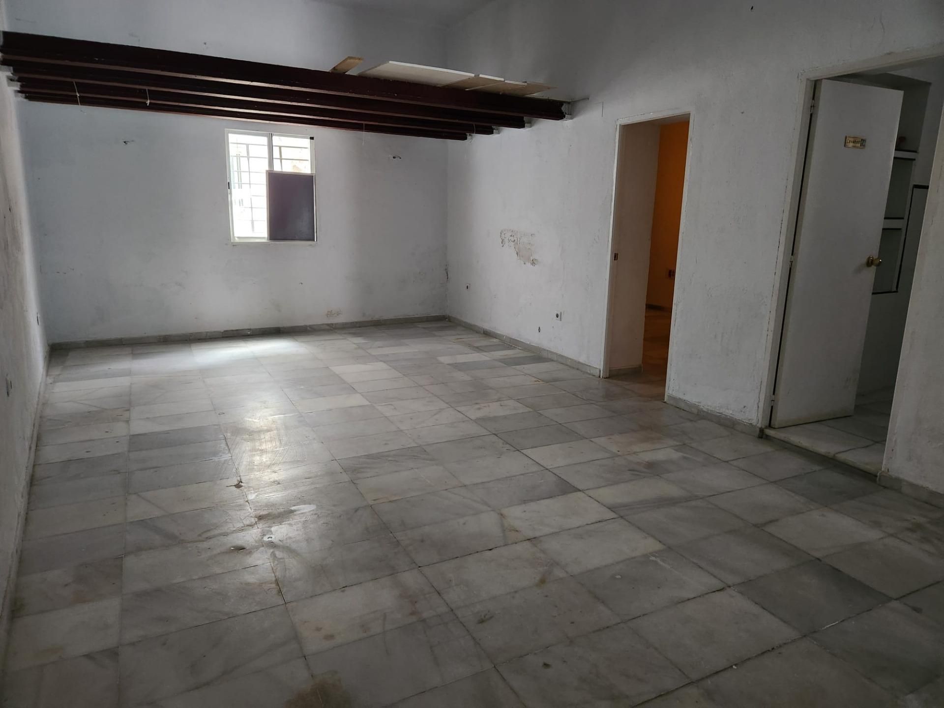Premises for sale in San Fernando