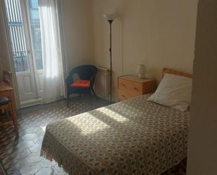 Bedroom of Apartment to share in  Madrid Capital  with Heating, Washing machine and Microwave